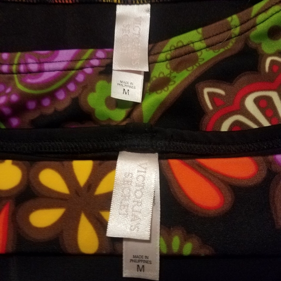 Victorias Secret halter top bikini with 2 bottoms - Picture 2 of 6